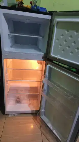 Kulkas 2 pintu changhong