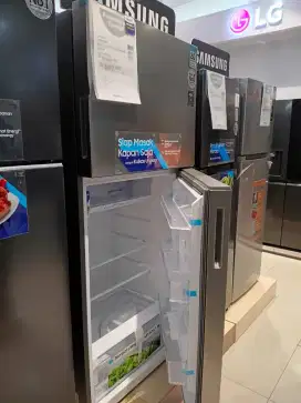 KREDIT KULKAS ? PAKAI HOME CREDIT
