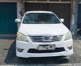 kijang matic 2012