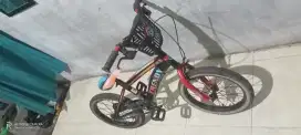 sepeda mtb anak uk 16