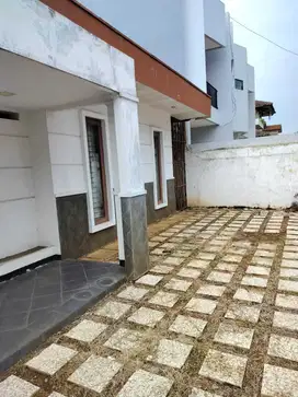 Dijual Rumah Siap Huni Lokasi Strategis di Cinere Estate, Depok