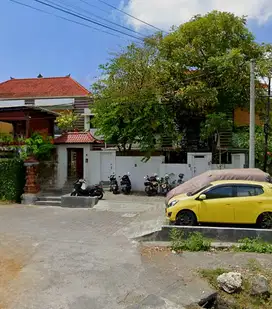Guesthouse Pencetak cuan 13 Kamar Taman Sari Kerobokan Bali