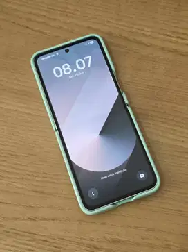 Samsung Galaxy Z Flip 6 – Mint Green, 12GB/256GB, Kondisi Mulus Sepert