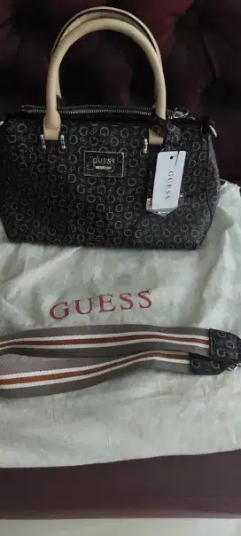 Tas Brand Guess