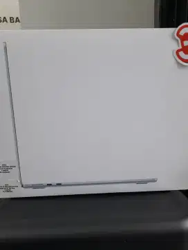 Macbook air 2025 new (16/512gb)