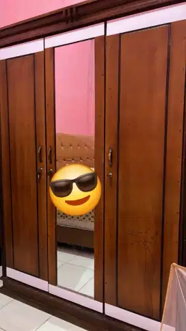 Lemari baju 3 pintu