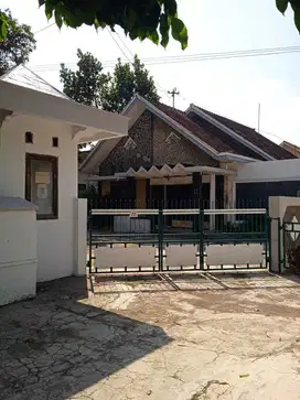 Rumah Tepi Jalan Raya Umbulharjo 065889