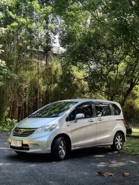 Jual mobil kesayangan Honda Freed