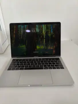 MacBook Pro 2019 13-inch 16/512GB