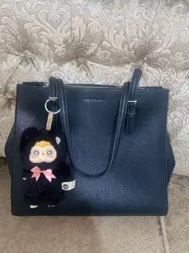DIJUAL TAS CHARLES & KEITH 100% ORI BOLEH NEGO TIPIS