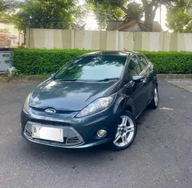 Ford Fiesta 1.6 A/T 2012 Sedan Istimewa