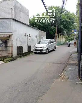 DIJUAL RUMAH HITUNG TANAH LOKASI BAGUS & STRATEGIS DI CILANDAK JAKSEL