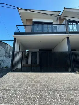 Rumah Mungil berkualitas Ketintang Baru, New Gress Minimalis, Dekat A