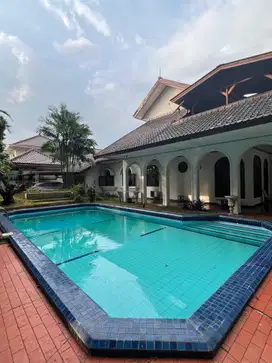FOR SALE :RUMAH COCOK UNTUK PADEL / CAFE LEBAK BULUS - JAKARTA SELATAN