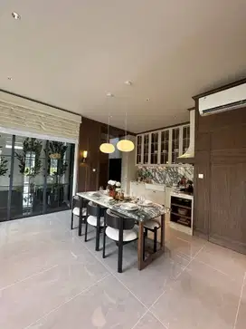 UNIT LANGKA! RUMAH 3 LANTAI PALING STRATEGIS DI GADING SERPONG DIJUAL