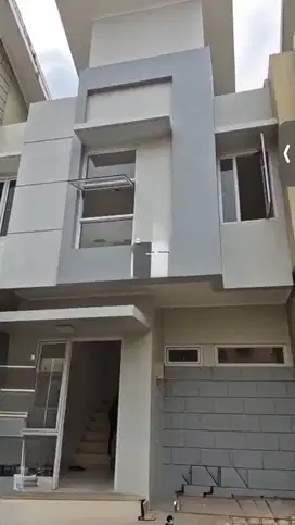 Murah, Rumah 2lt Cluster Arcadia di Gading Serpong