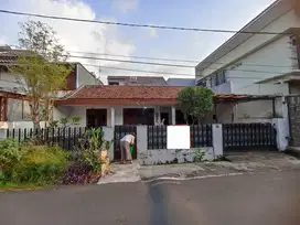 Rumah Posisi Strategis di Cilandak Jakarta Selatan