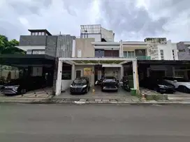 Dijual Luxury Home Puri Mansion – 4+1 BR, 3,5 Lantai, Rooftop Garden &