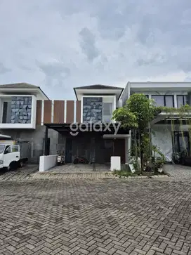 Rumah Minimalis Royal Residence 
Lake View