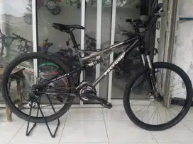 Sepeda gunung MTB polygon beyond