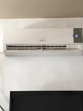 Ac 1,5pk masih baru dalam kotak