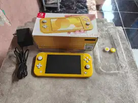 Nintendo Switch Lite Yellow Fullset 24