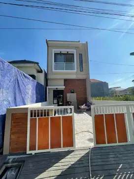 SUER ISTIMEWA BANGET RUMAH STRATEGIS