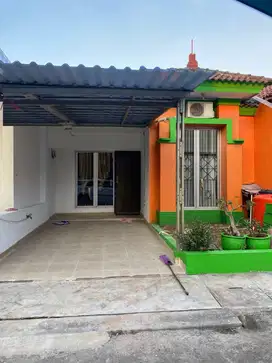 Disewa Rumah Nyaman di Cluster Harapan Indah Bekasi [C0623]