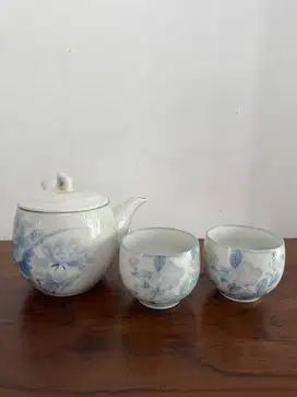 vintage japanese porcelain tea pot