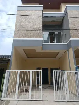 Rumah tingkat di kota harapan indah bekasi