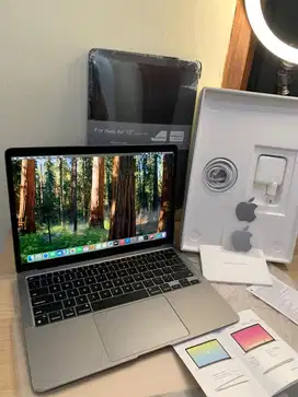 Macbook Air M1 256gb IBox Mulus Jual Cepat Nego