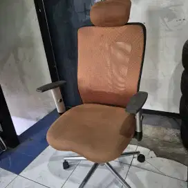Kursi kantor kondisi baik