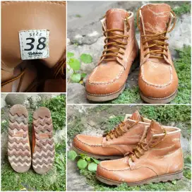 Sepatu 3 pasang ukuran 37-38 layak pakai