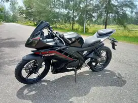 Motor Yamaha R15