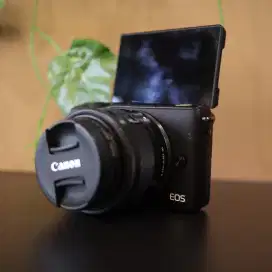 Kamera Mirroless Canon Eos M10 Kit 15-45mm IS STM Fullset