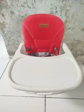 Meja makan bayi