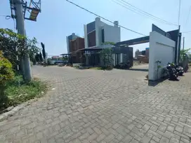 HUNIAN KONSEP VILLA 2 LANTAI LOKASI DI BATU