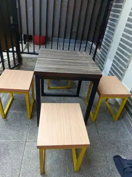 Dijual meja dan bangku cafe
