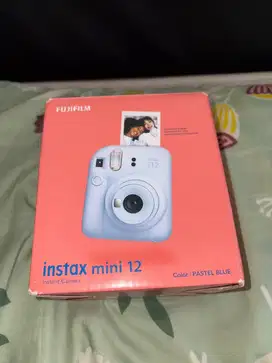 INSTAX MINI 12 LIKE NEW
