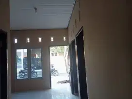 Di kontrakan rumah di daerah perumahan  widoro gading resident
