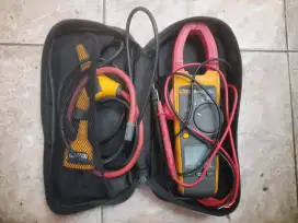 Multimeter Fluke 376 True-rms AC/DC Clamp Meter dengan iFlex