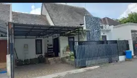 Dijual Rumah Cantik Strategis Dalam Perumahan Area Maguwoharjo Depok