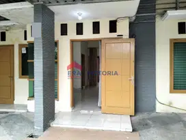 Rumah Sewa Dalam Perumahan Mojoroto Kota Kediri Inclued AC