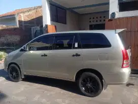 Mobil MPV nyaman