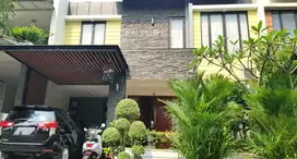Dijual Rumah Furnished Terawat Lokasi Premium Graha Raya  8070
