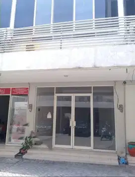 DISEWAKAN / DIJUAL RUKO ESTE SQUARE MERR