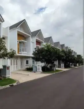 DIJUAL CEPAT RUMAH SUMMARECON CLUSTER AMANDA HARGA HERAN MEWAH BAGUS