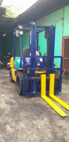 Forklift KOMATSU 3 Ton 2005