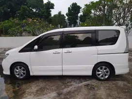 Nissan Serena 2014 Bensin