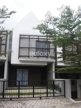 JUAL RUMAH 2 LANTAI SIAP HUNI NGAGEL MADYA